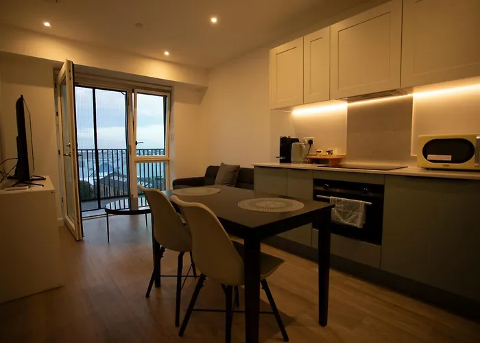 Modern Gem Near Excel London & O2 Arena Balcony!